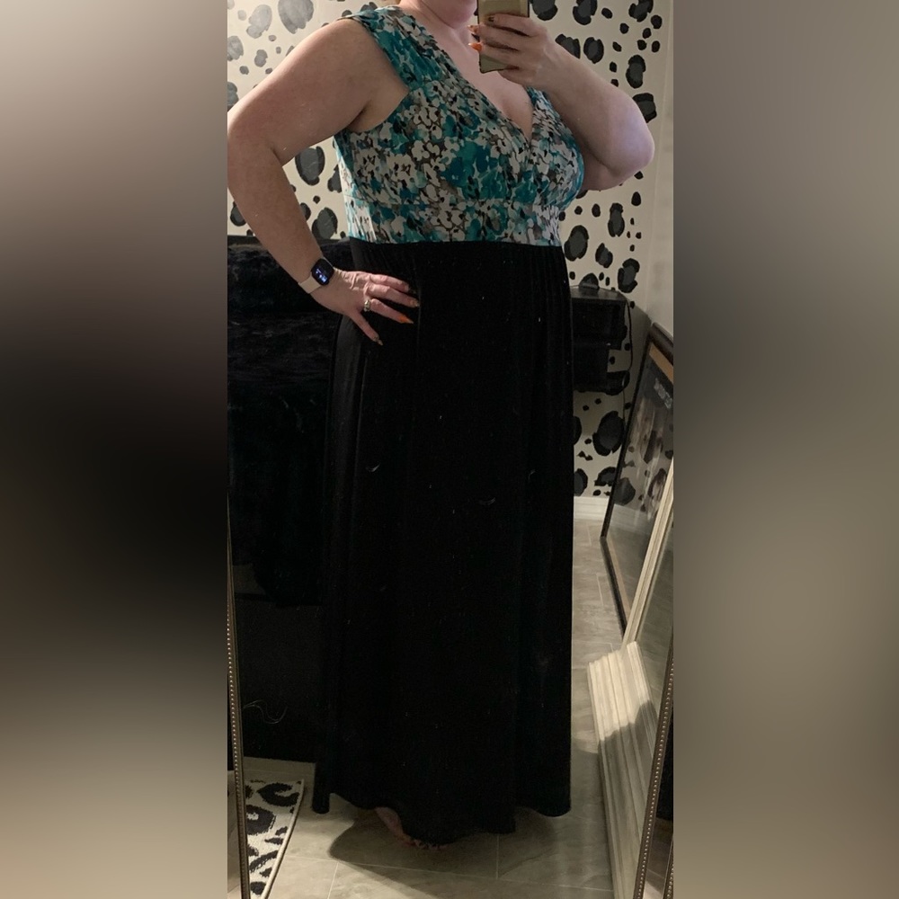 Swak 2x black and floral full length dress